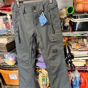 Women’s Volcom Snowboarding insulated snow pants size XS
